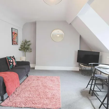 Apartment One Bedroom Flat In St Michael's Hill *