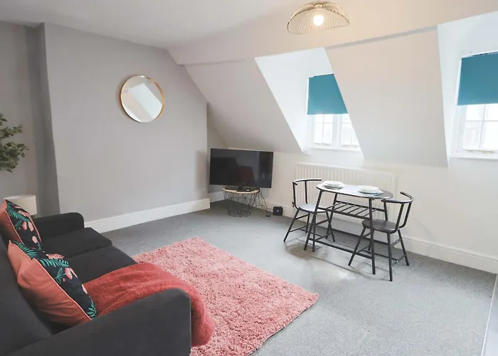 One Bedroom Flat In St Michael's Hill Apartment *