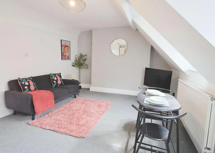 One Bedroom Flat In St Michael's Hill Апартаменти *